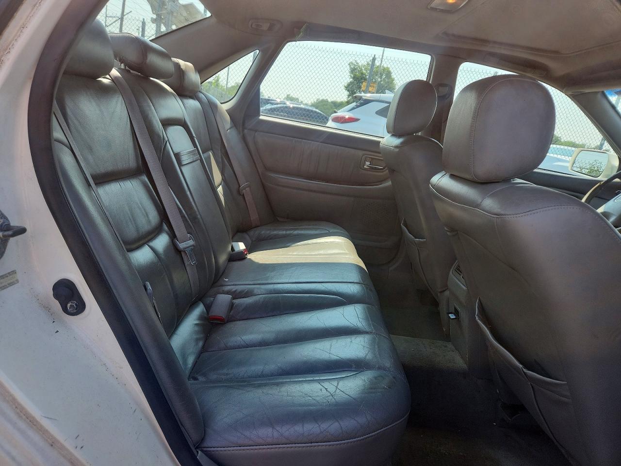 2002 TOYOTA AVALON