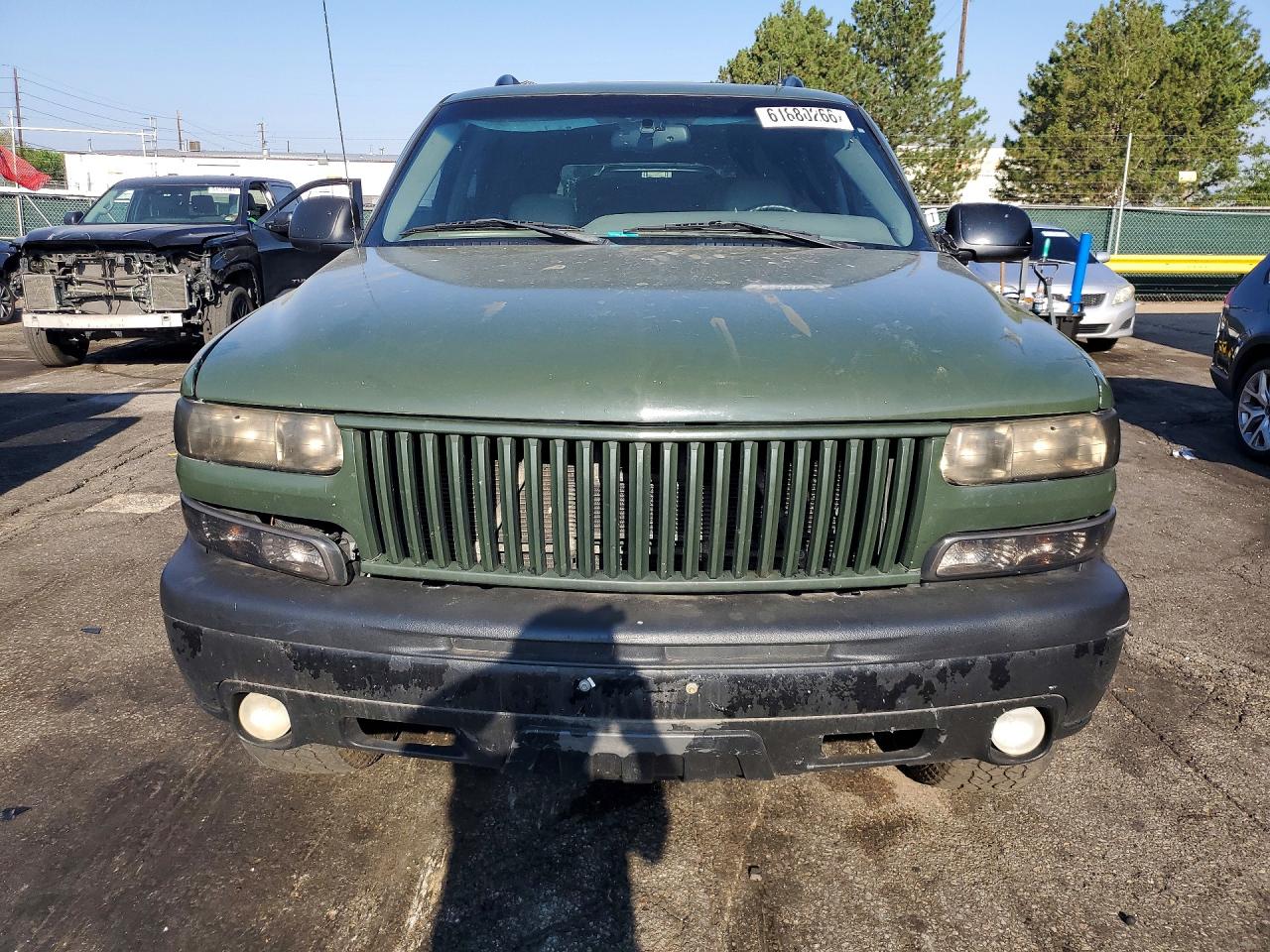 2002 CHEVROLET TAHOE