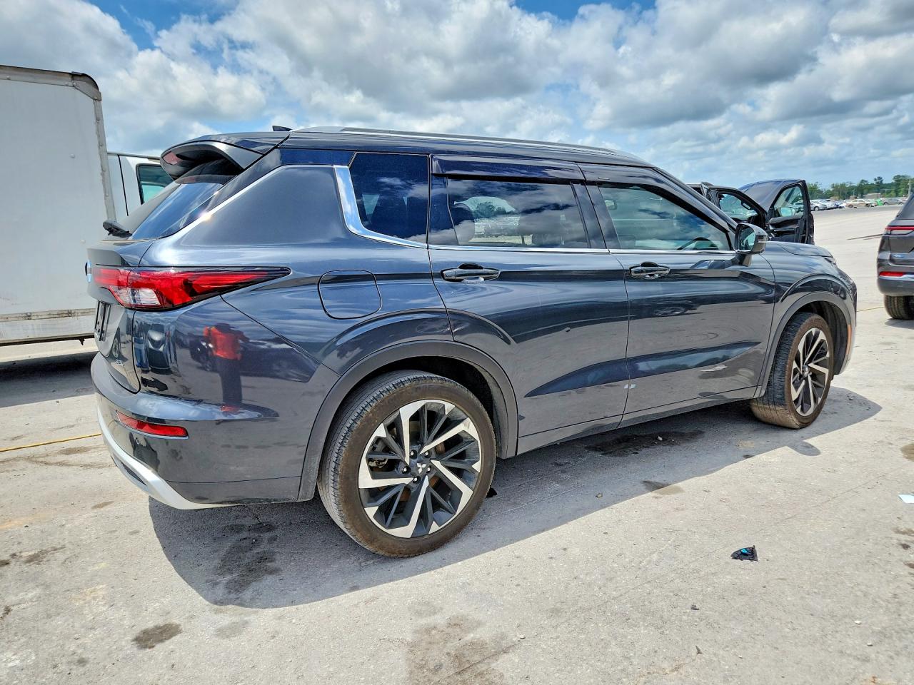 2024 MITSUBISHI OUTLANDER
