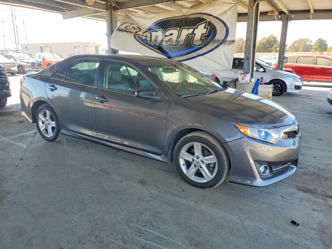 2014 TOYOTA CAMRY