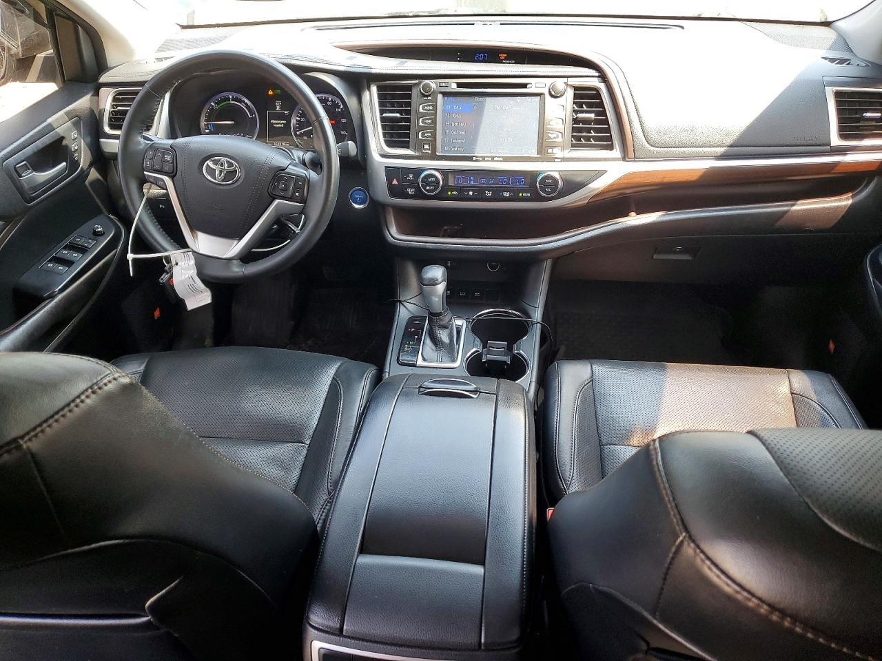 2016 TOYOTA HIGHLANDER
