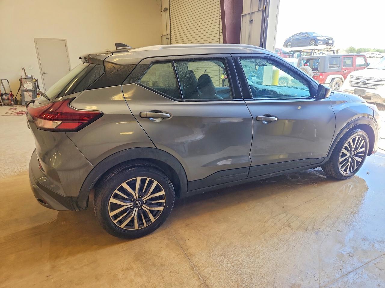 2022 NISSAN KICKS