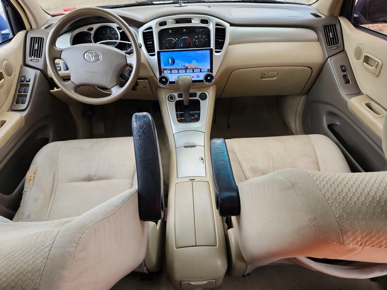 2004 TOYOTA HIGHLANDER