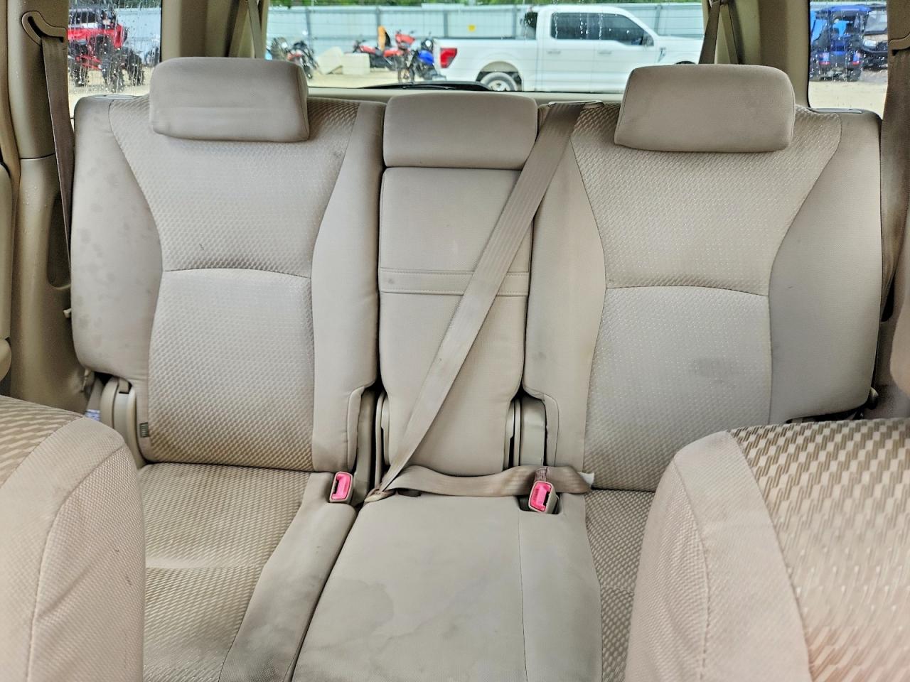 2004 TOYOTA HIGHLANDER