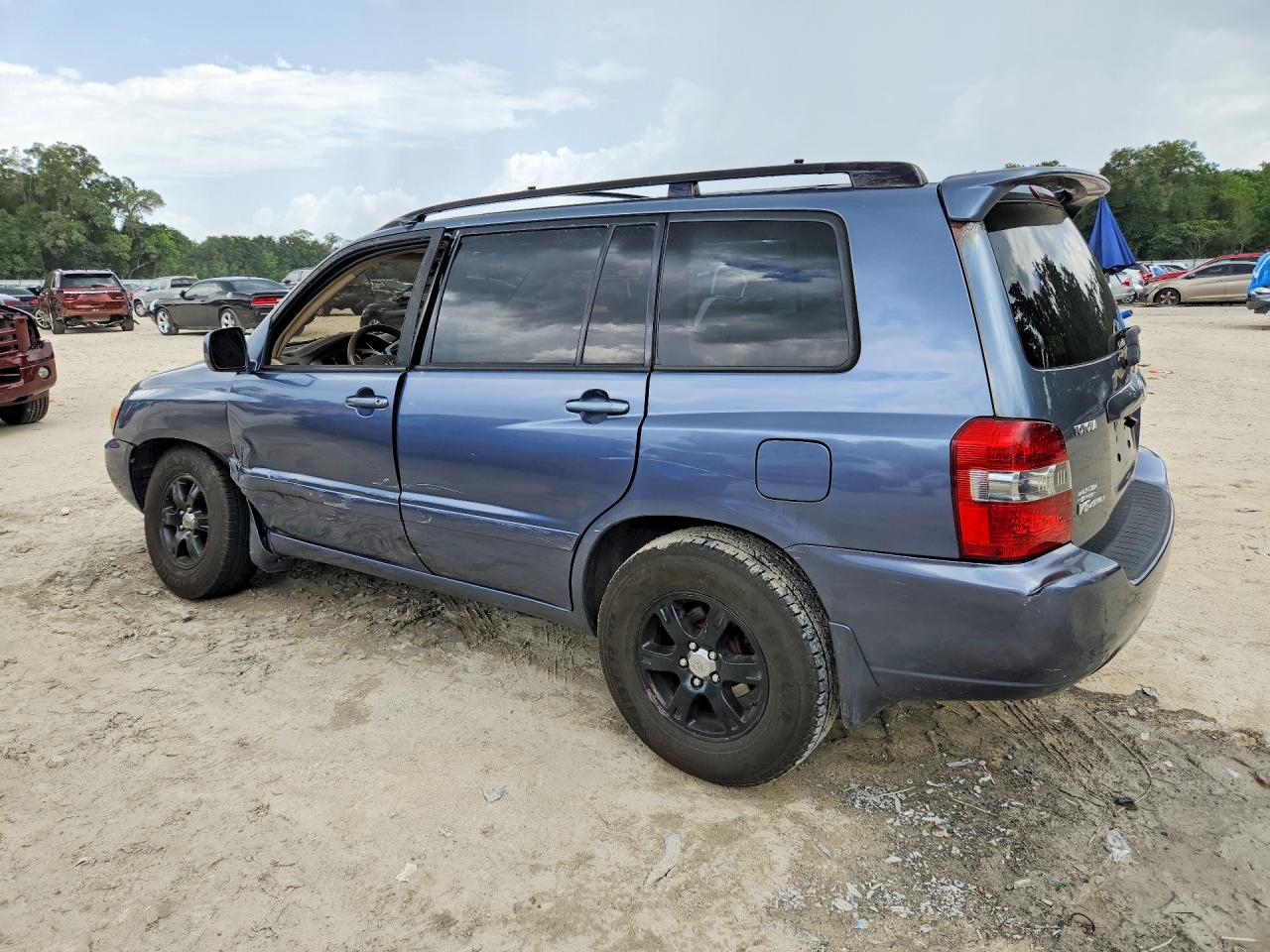 2004 TOYOTA HIGHLANDER