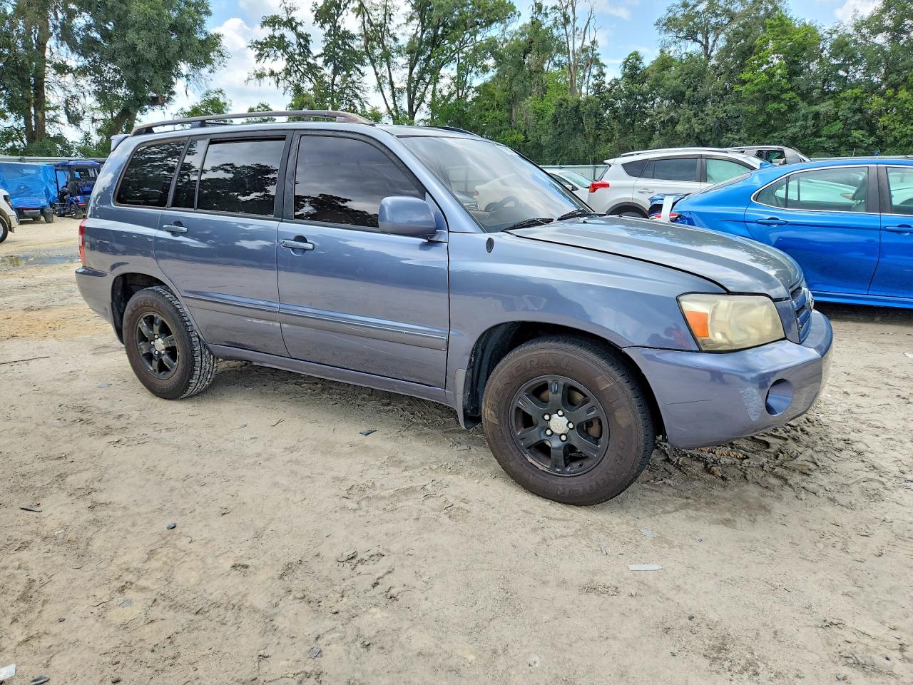 2004 TOYOTA HIGHLANDER