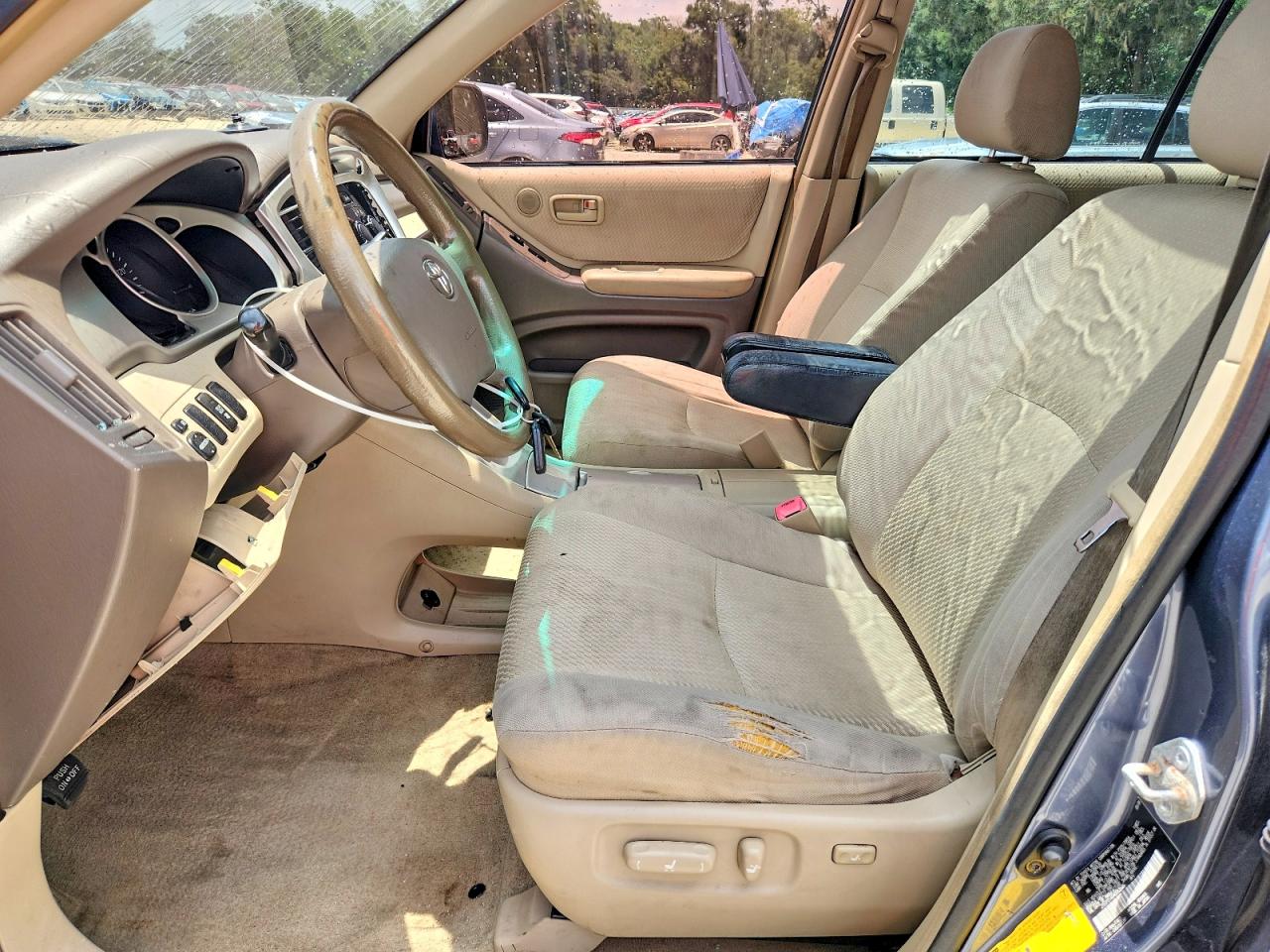 2004 TOYOTA HIGHLANDER