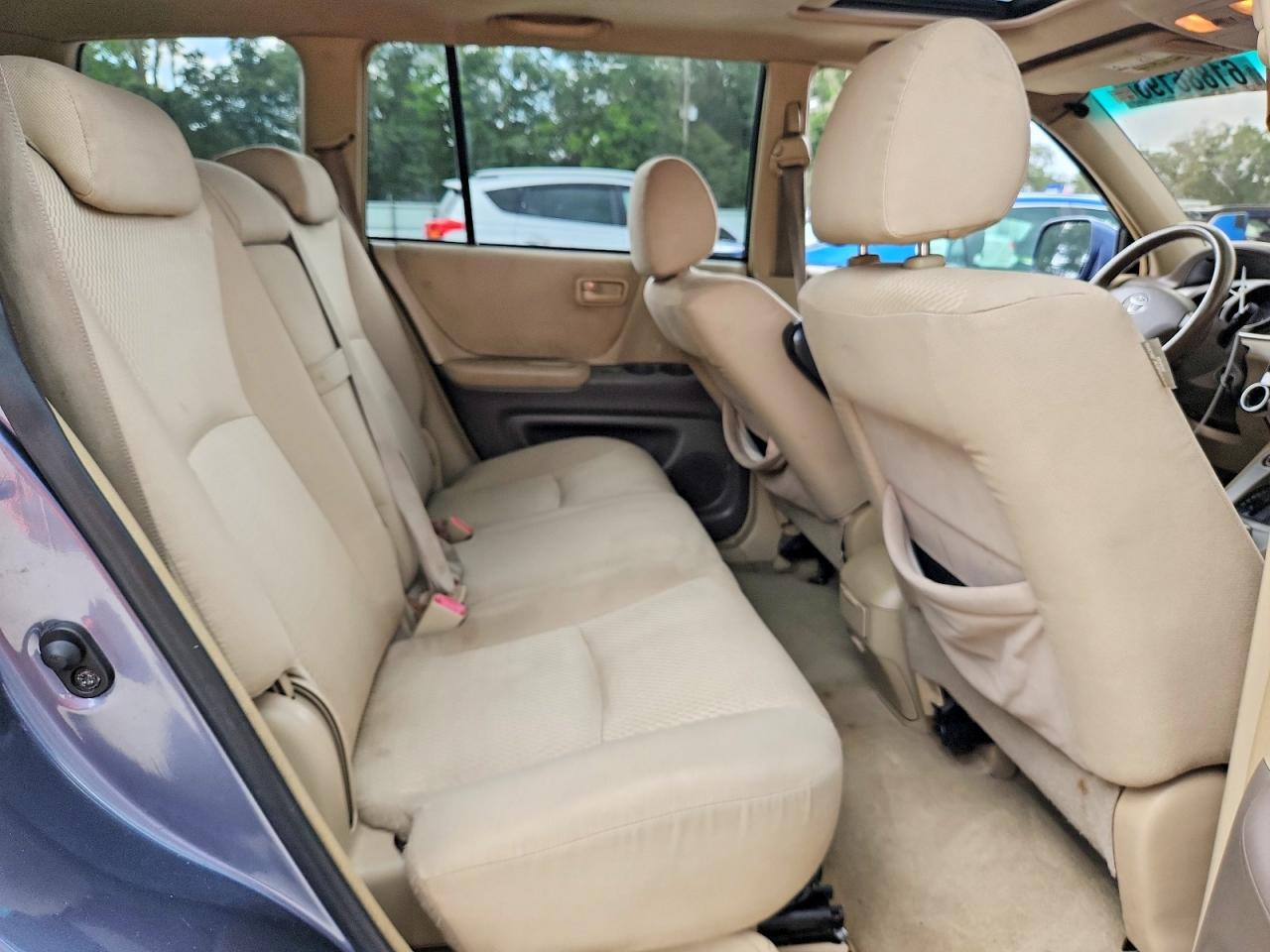 2004 TOYOTA HIGHLANDER