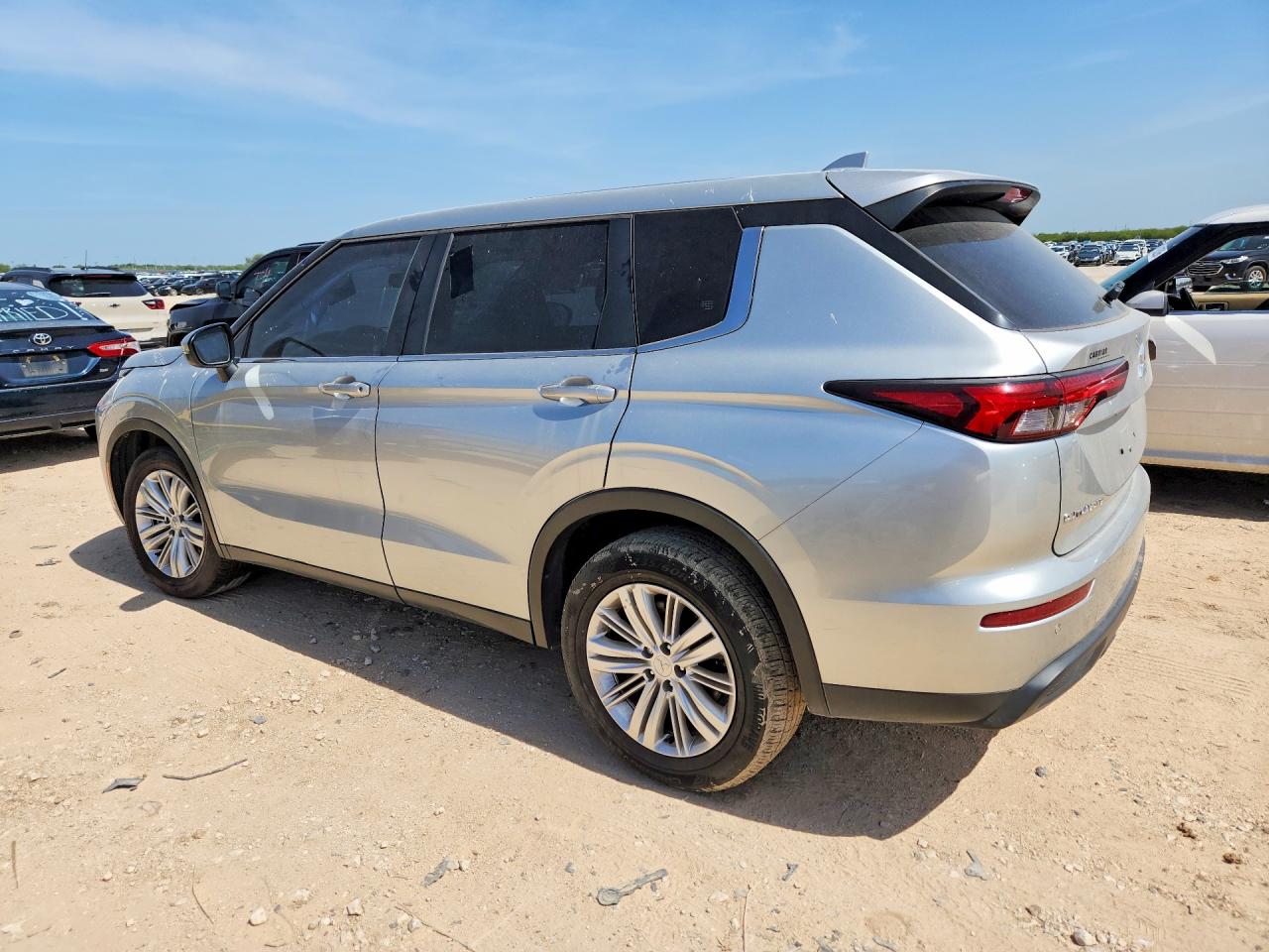 2022 MITSUBISHI OUTLANDER