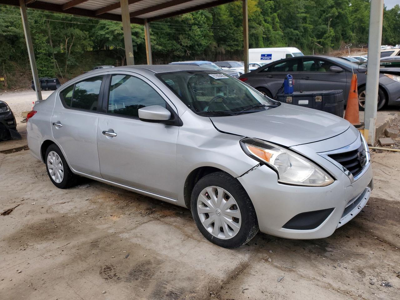 2019 NISSAN VERSA