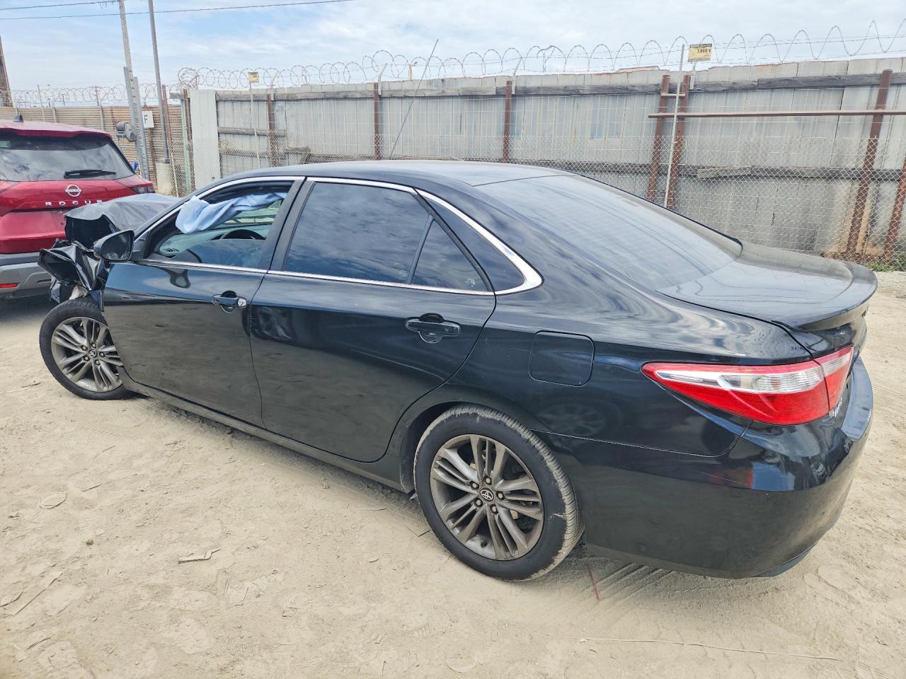 2016 TOYOTA CAMRY