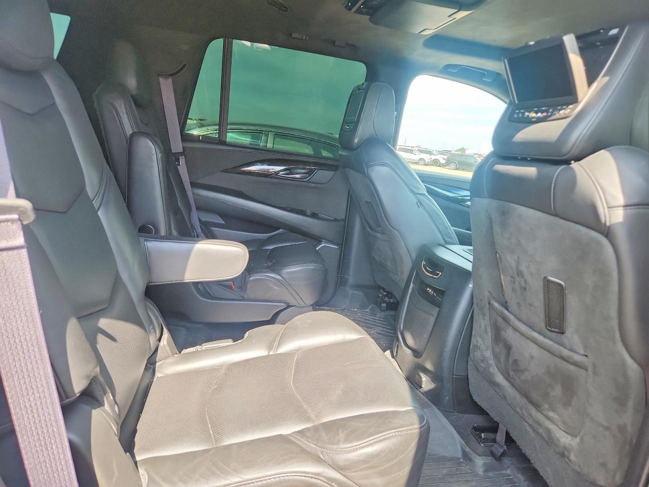 2016 CADILLAC ESCALADE