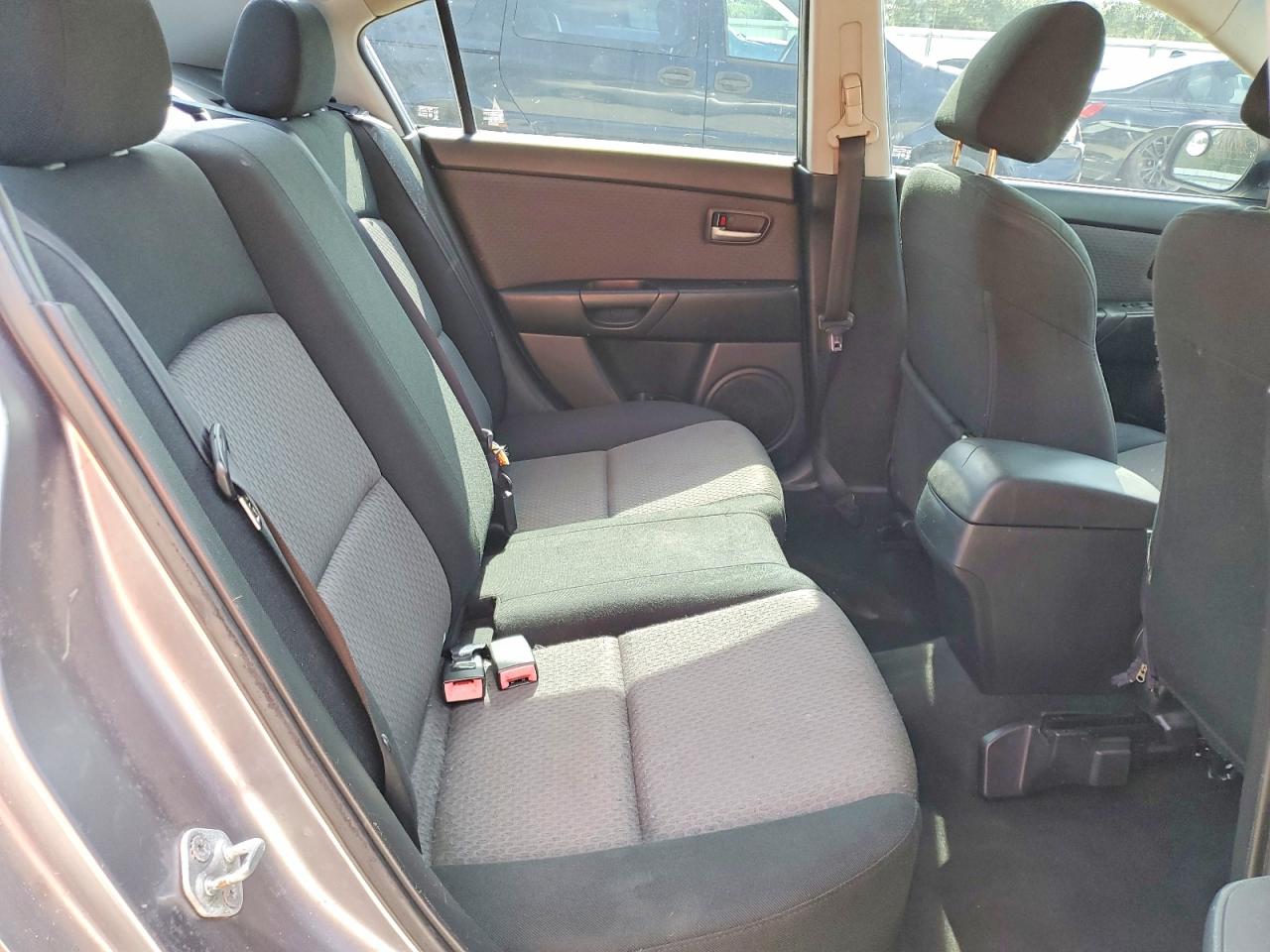 2006 MAZDA 3