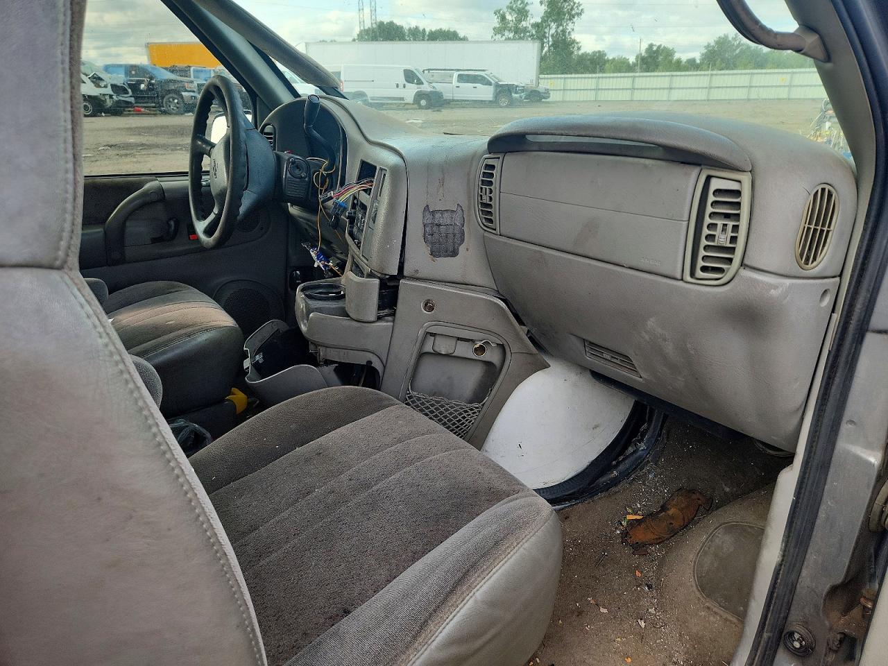 2000 CHEVROLET ASTRO