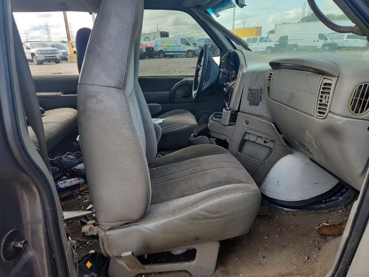 2000 CHEVROLET ASTRO