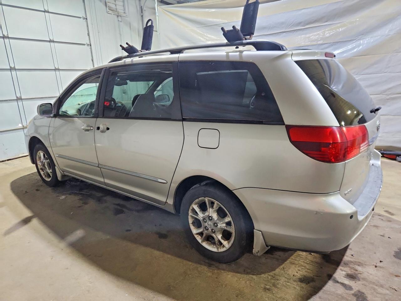 2005 TOYOTA SIENNA