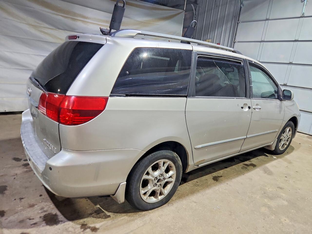 2005 TOYOTA SIENNA
