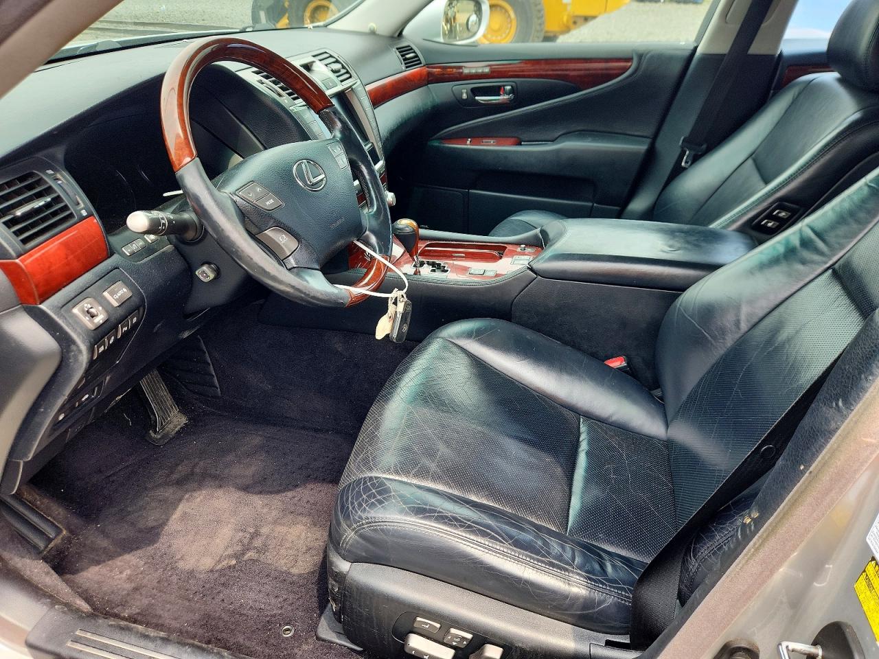 2010 LEXUS LS460