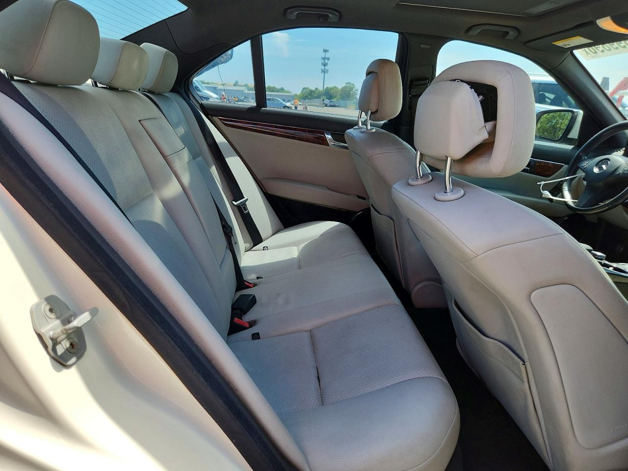 2010 MERCEDES-BENZ C-CLASS