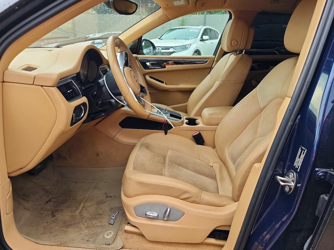 2015 PORSCHE MACAN