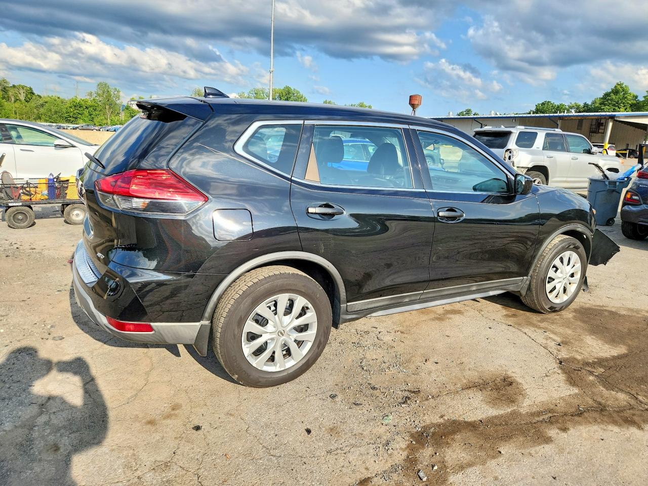 2017 NISSAN ROGUE