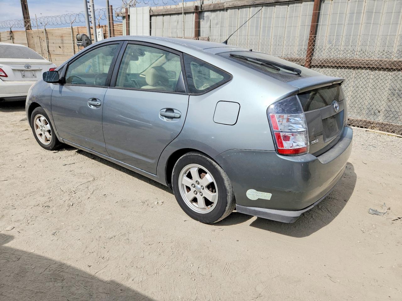 2004 TOYOTA PRIUS