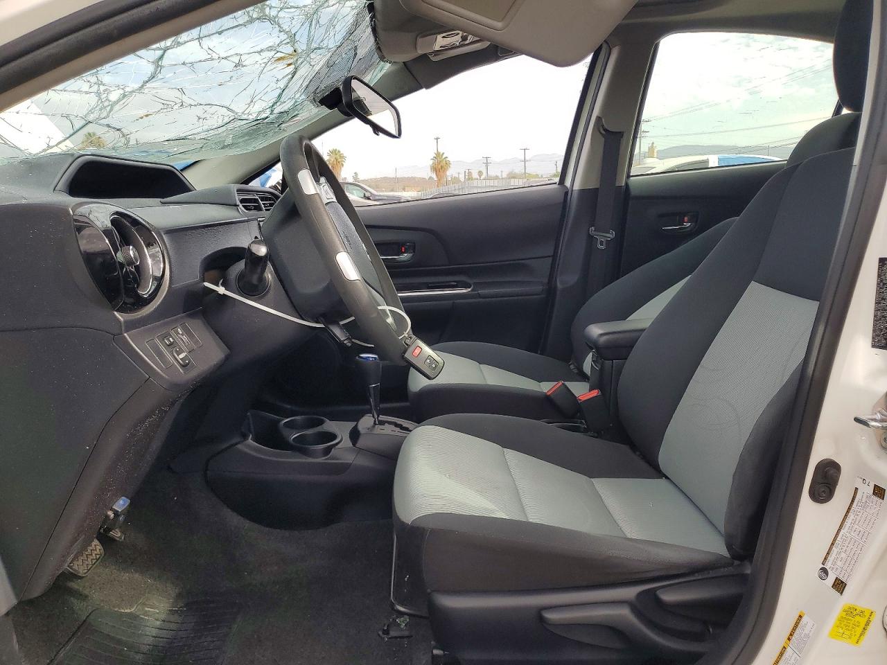 2015 TOYOTA PRIUS C TH