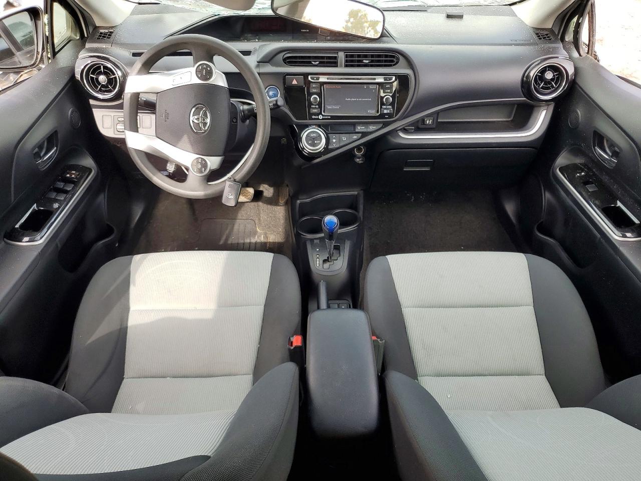 2015 TOYOTA PRIUS C TH