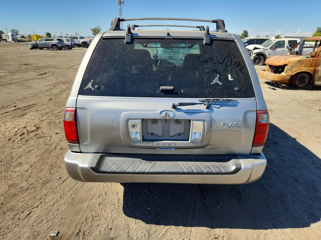 2001 INFINITI QX4