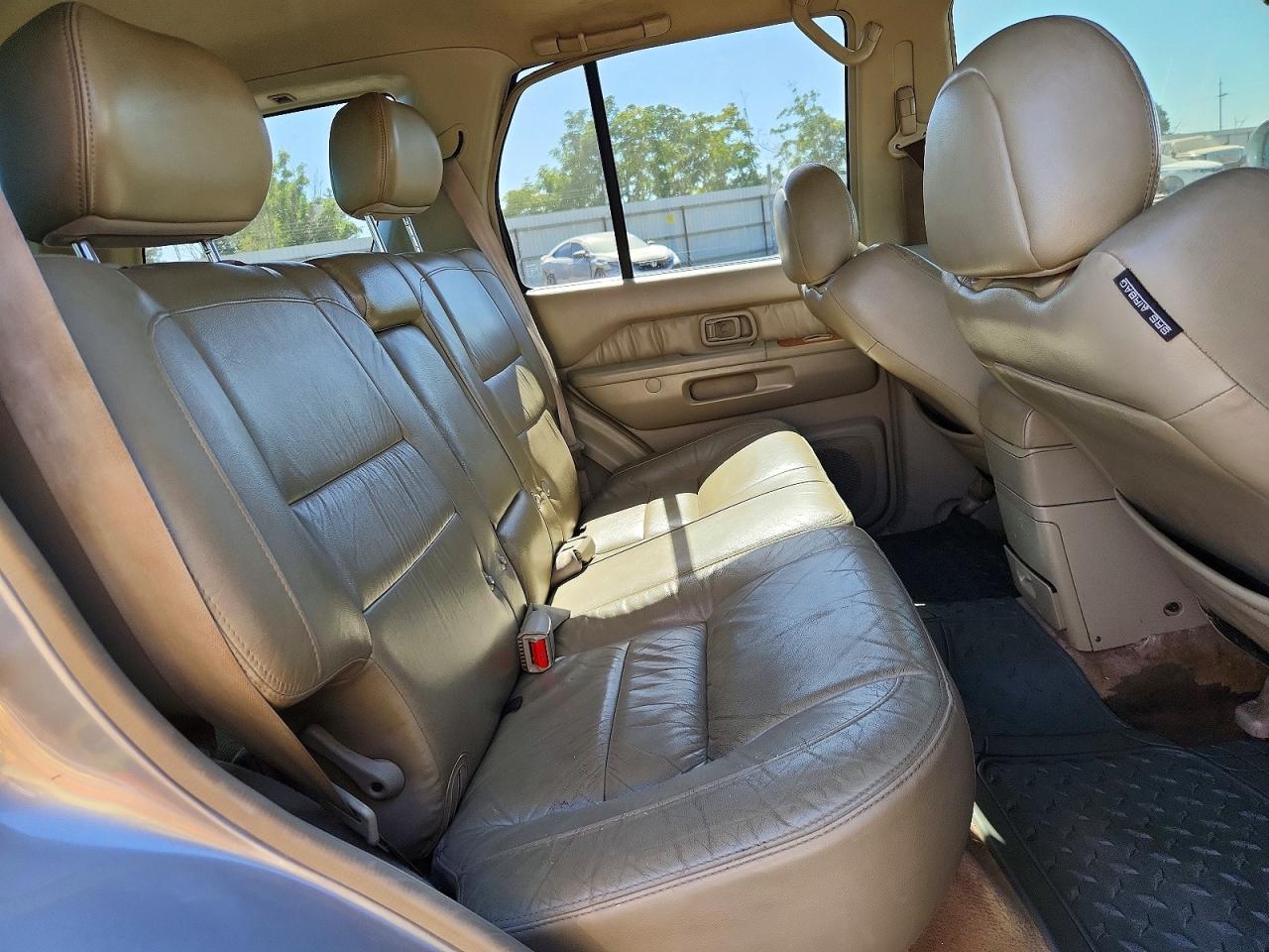 2001 INFINITI QX4