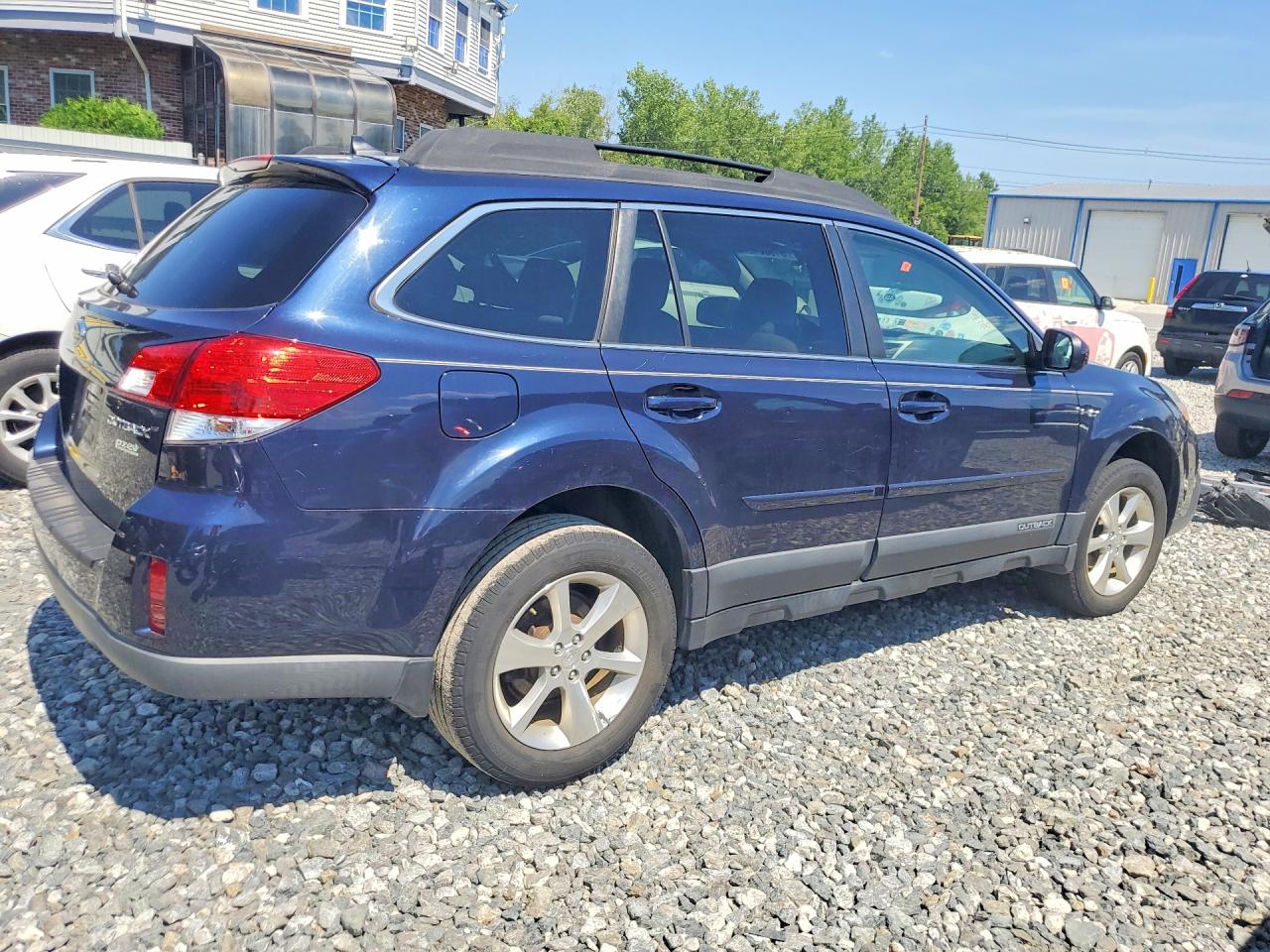 2014 SUBARU OUTBACK