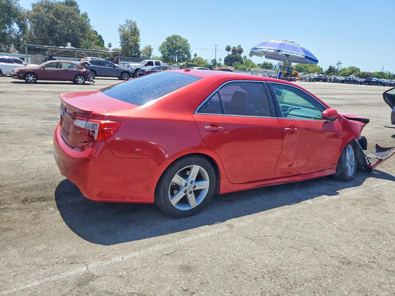 2014 TOYOTA CAMRY