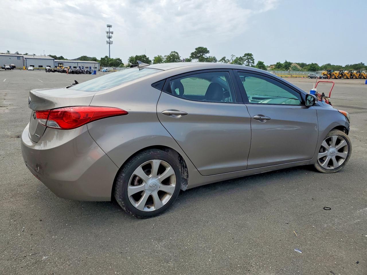 2012 HYUNDAI ELANTRA