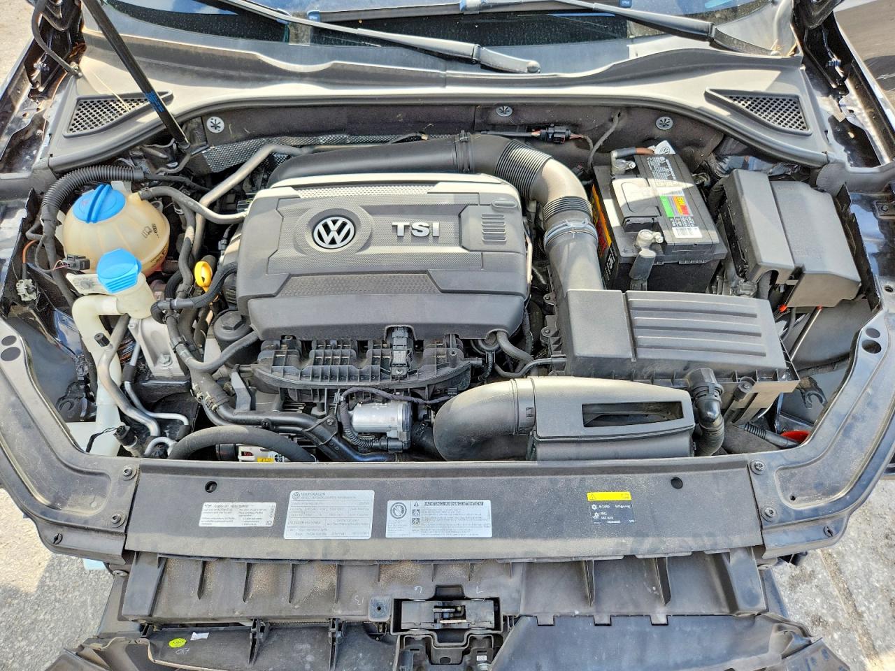 2017 VOLKSWAGEN PASSAT