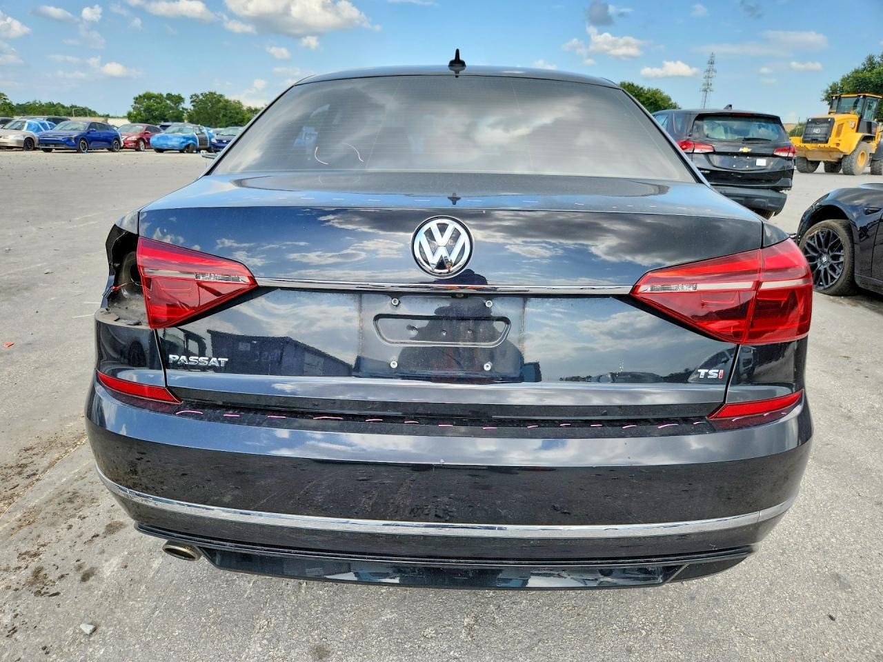 2017 VOLKSWAGEN PASSAT