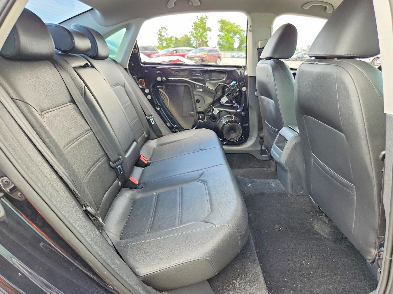 2017 VOLKSWAGEN PASSAT