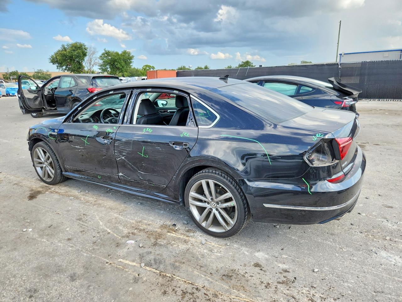2017 VOLKSWAGEN PASSAT