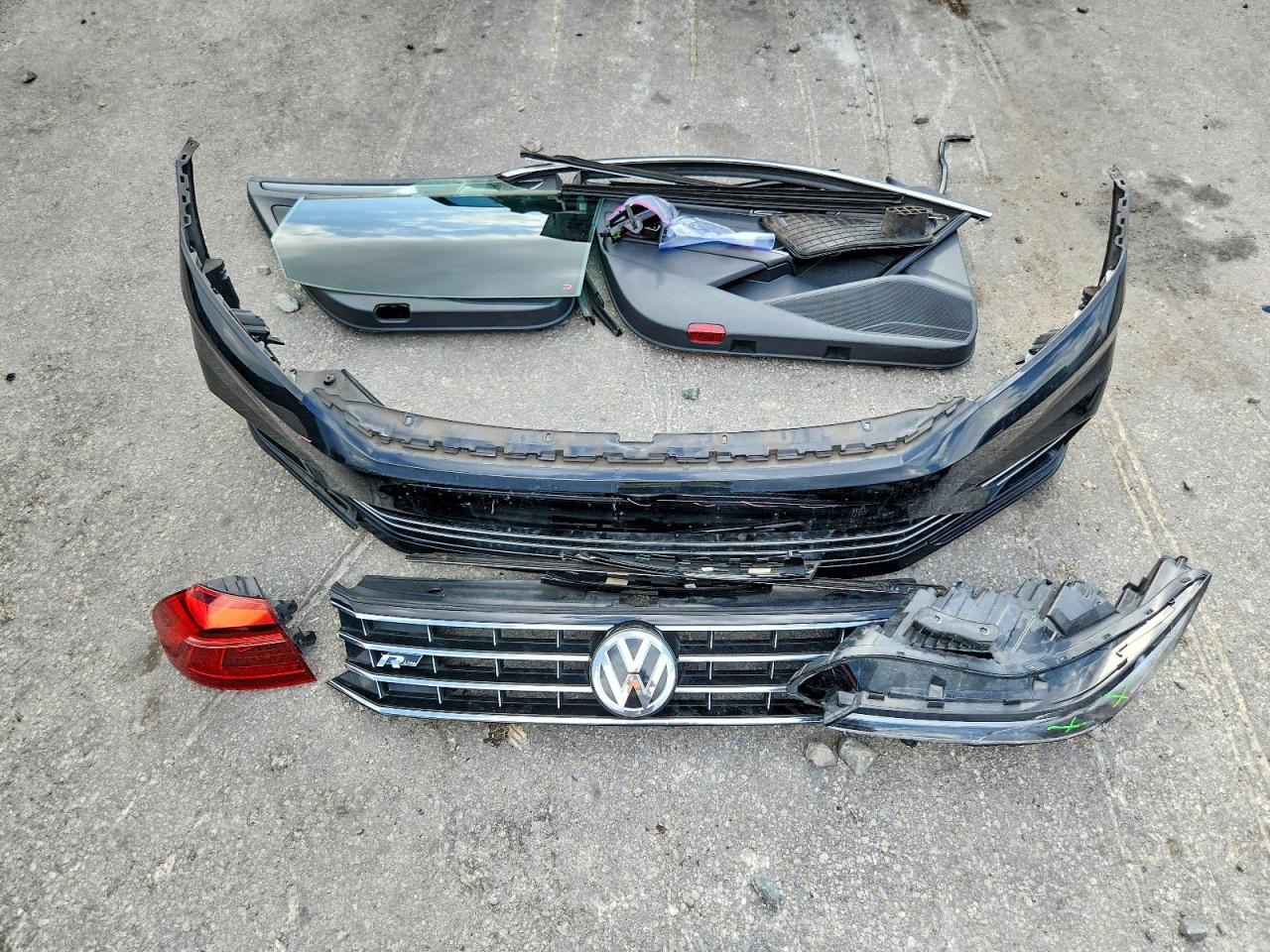 2017 VOLKSWAGEN PASSAT