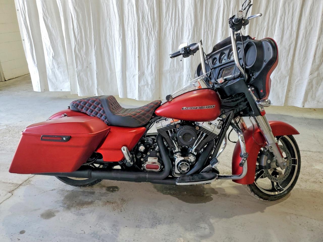 2016 HARLEY-DAVIDSON FL