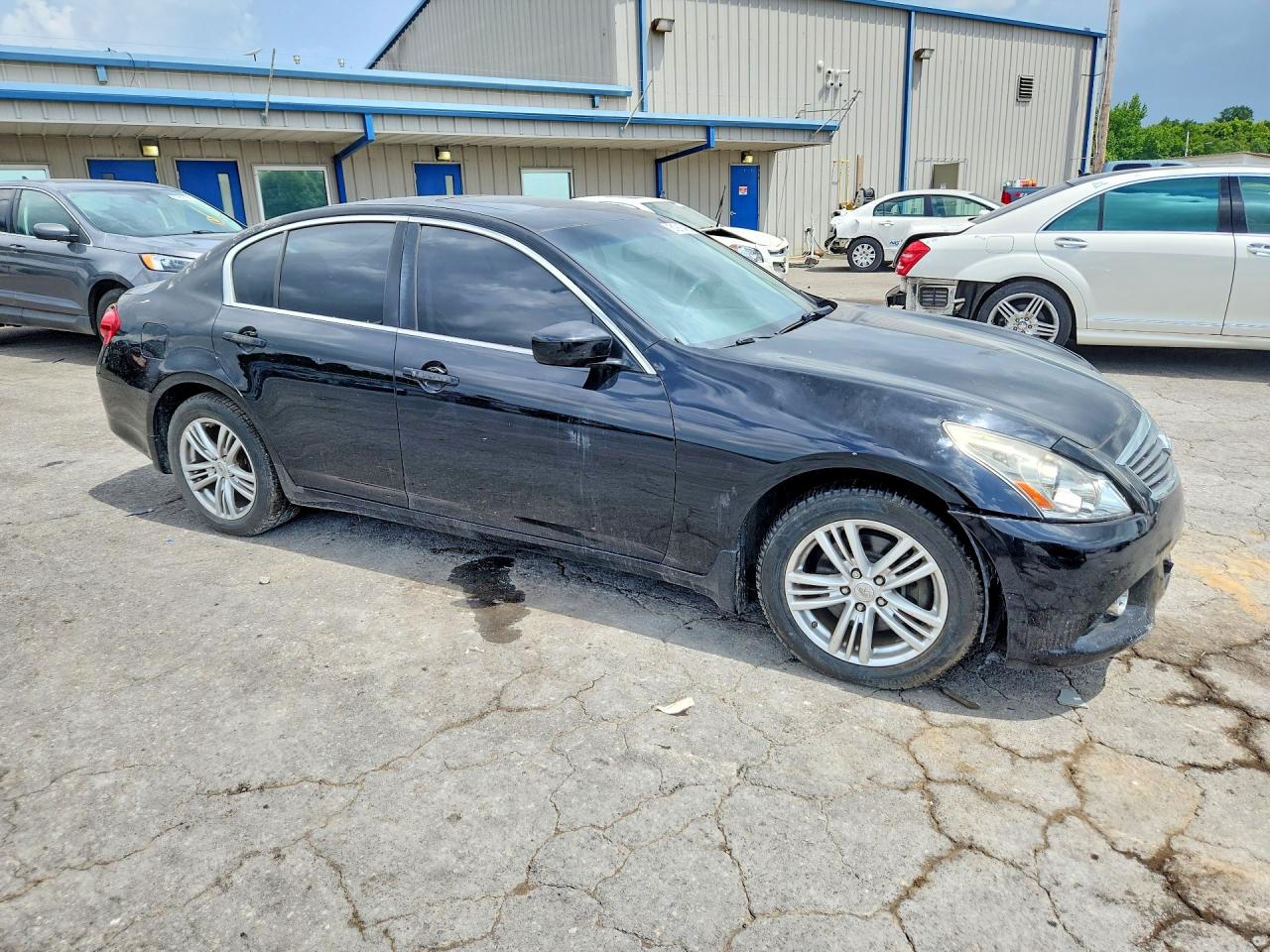 2013 INFINITI G37