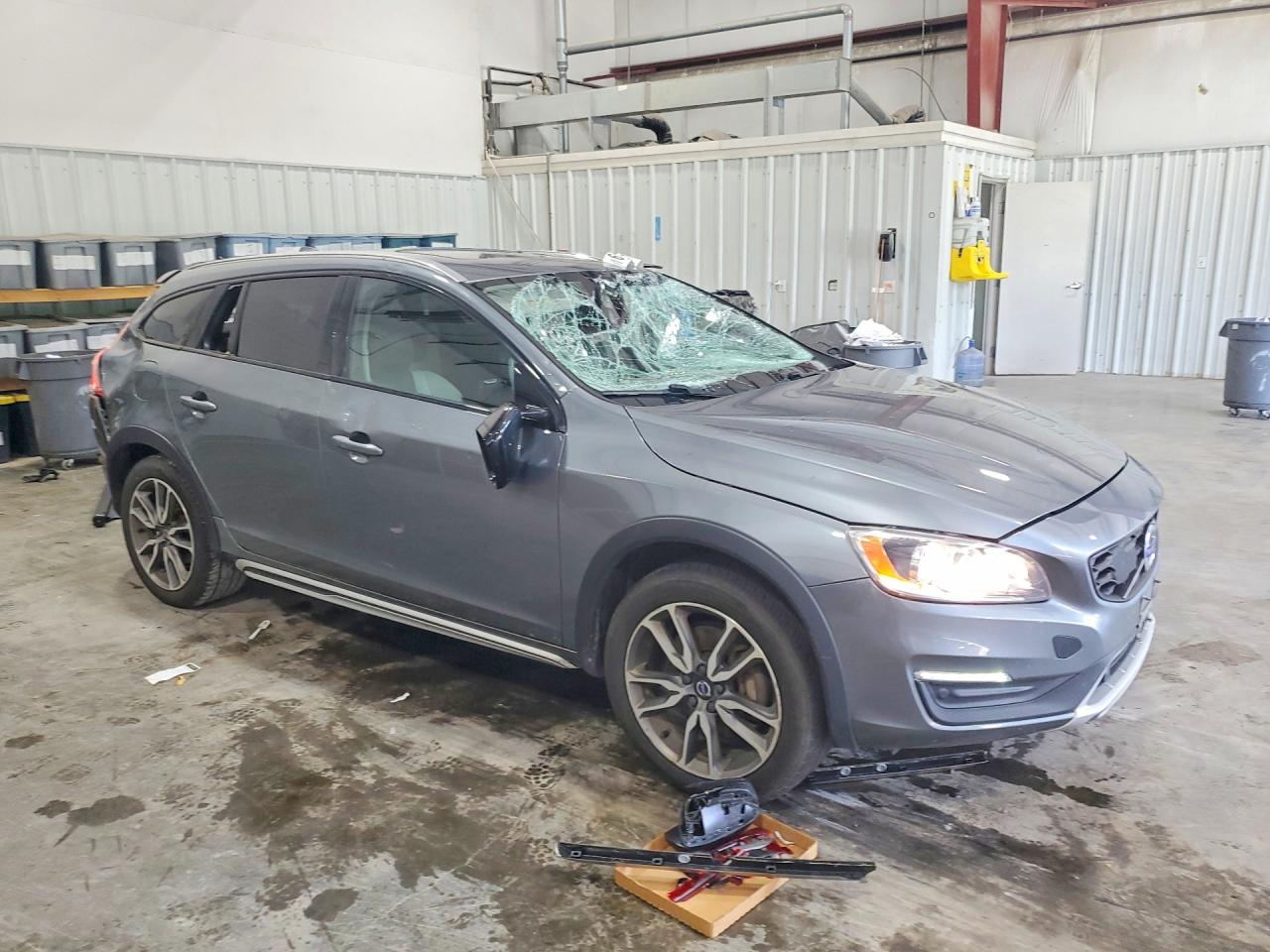 2018 VOLVO V60