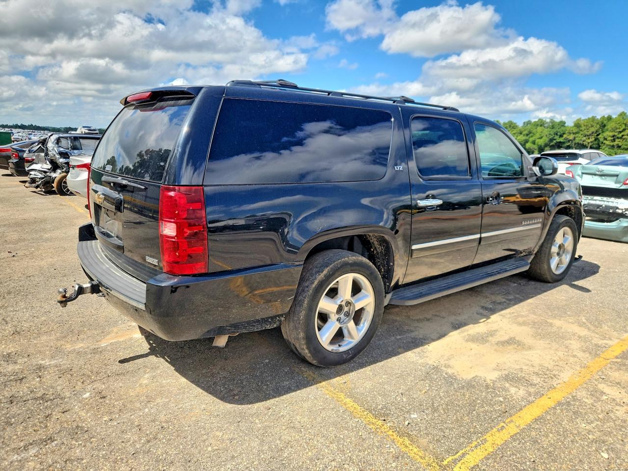 2010 CHEVROLET SUBURBAN