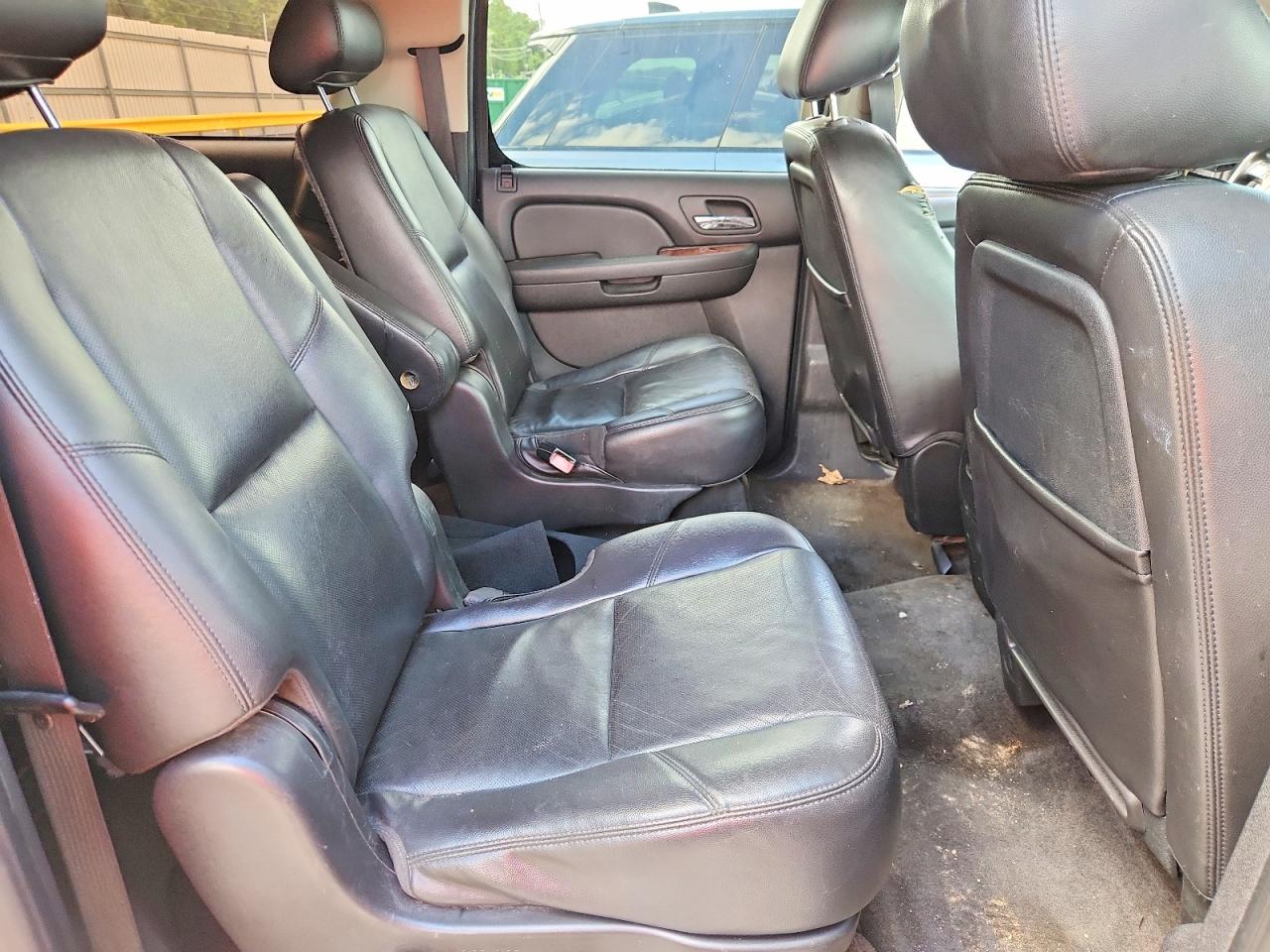2010 CHEVROLET SUBURBAN
