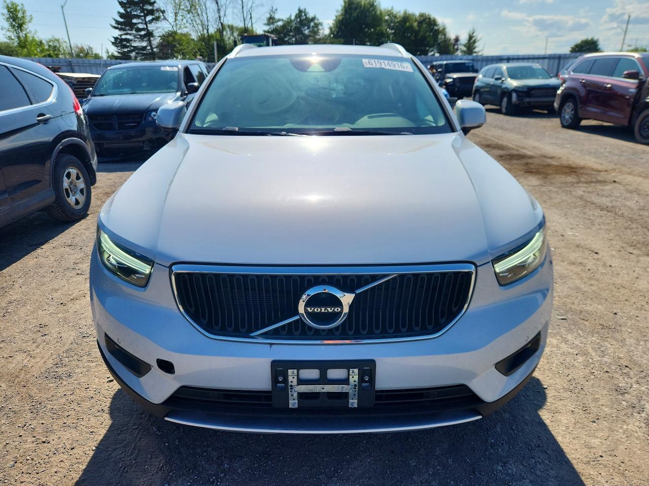 2021 VOLVO XC40