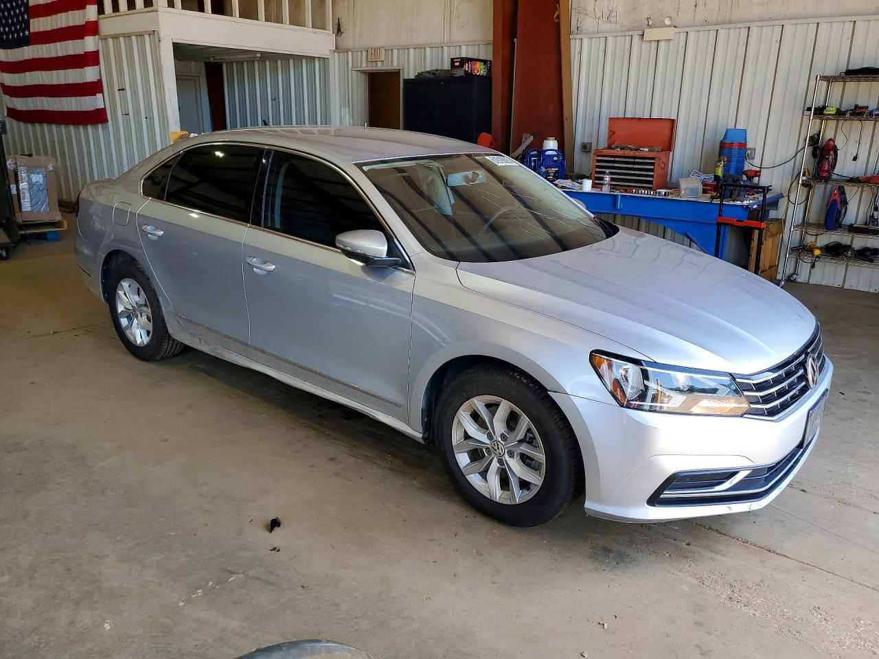 2017 VOLKSWAGEN PASSAT