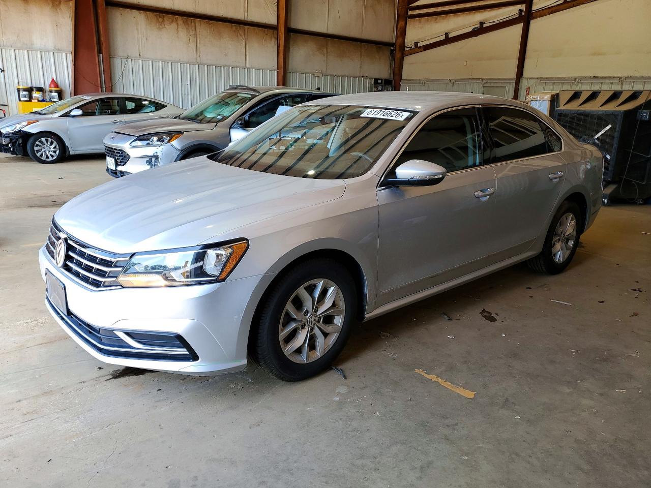 2017 VOLKSWAGEN PASSAT