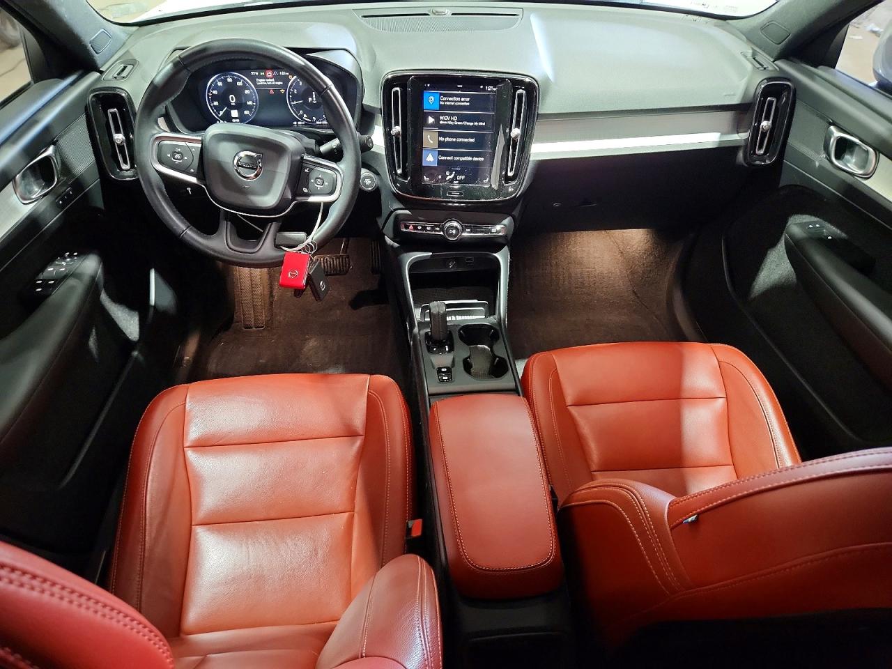 2019 VOLVO XC40