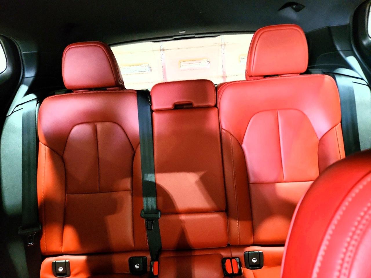 2019 VOLVO XC40
