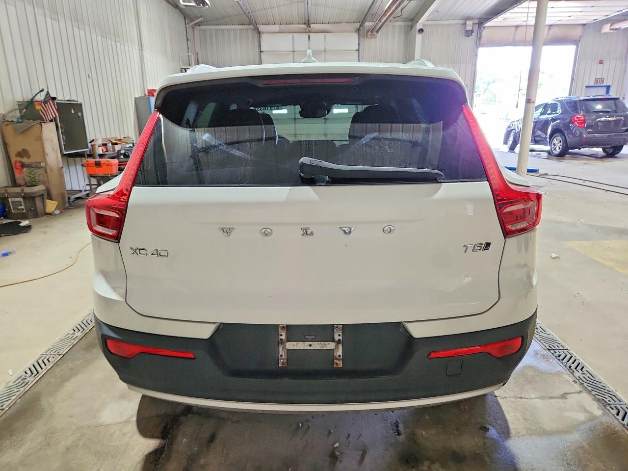 2019 VOLVO XC40