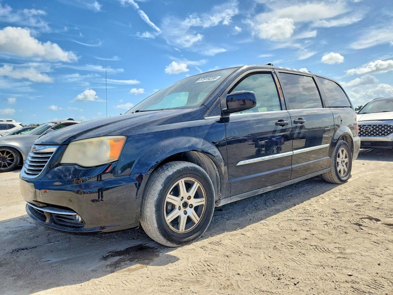 2013 CHRYSLER MINIVAN